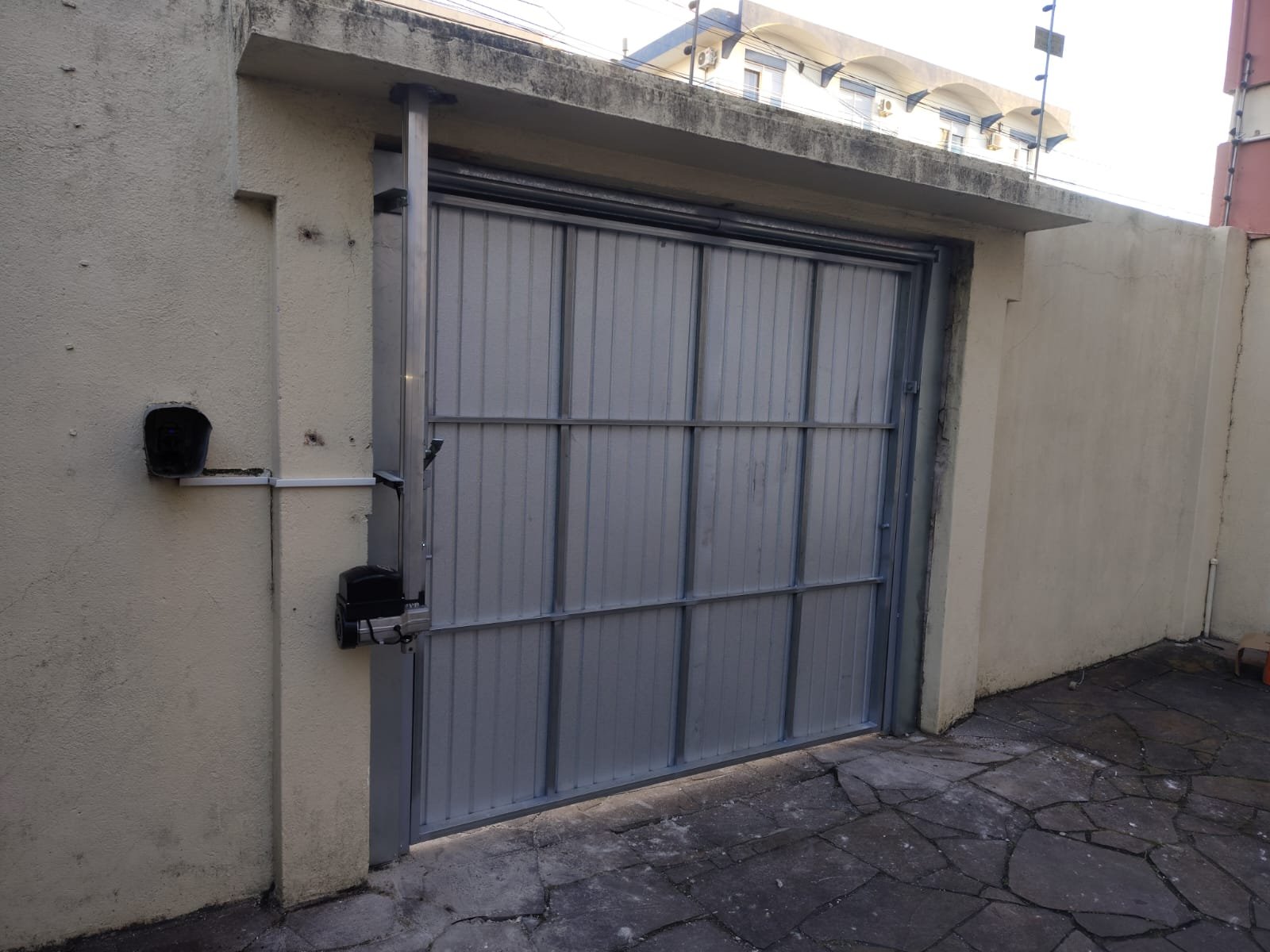 Portão Residencial Basculante